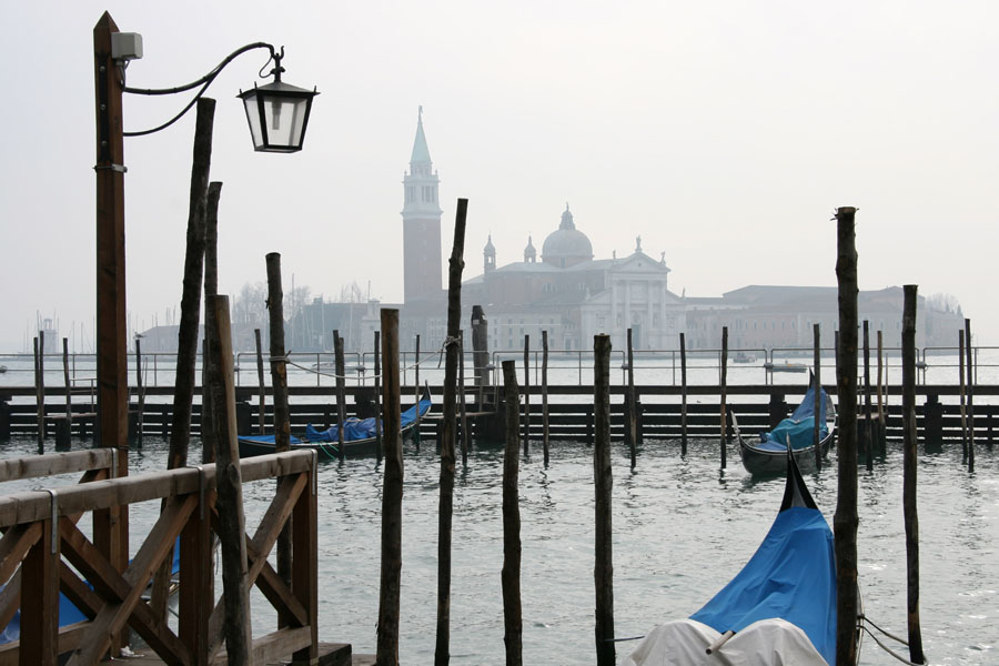 Venice gondola mist